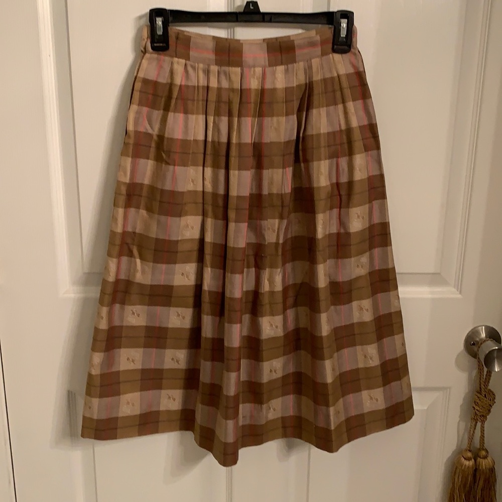 Vintage skirt w/ jumper horses